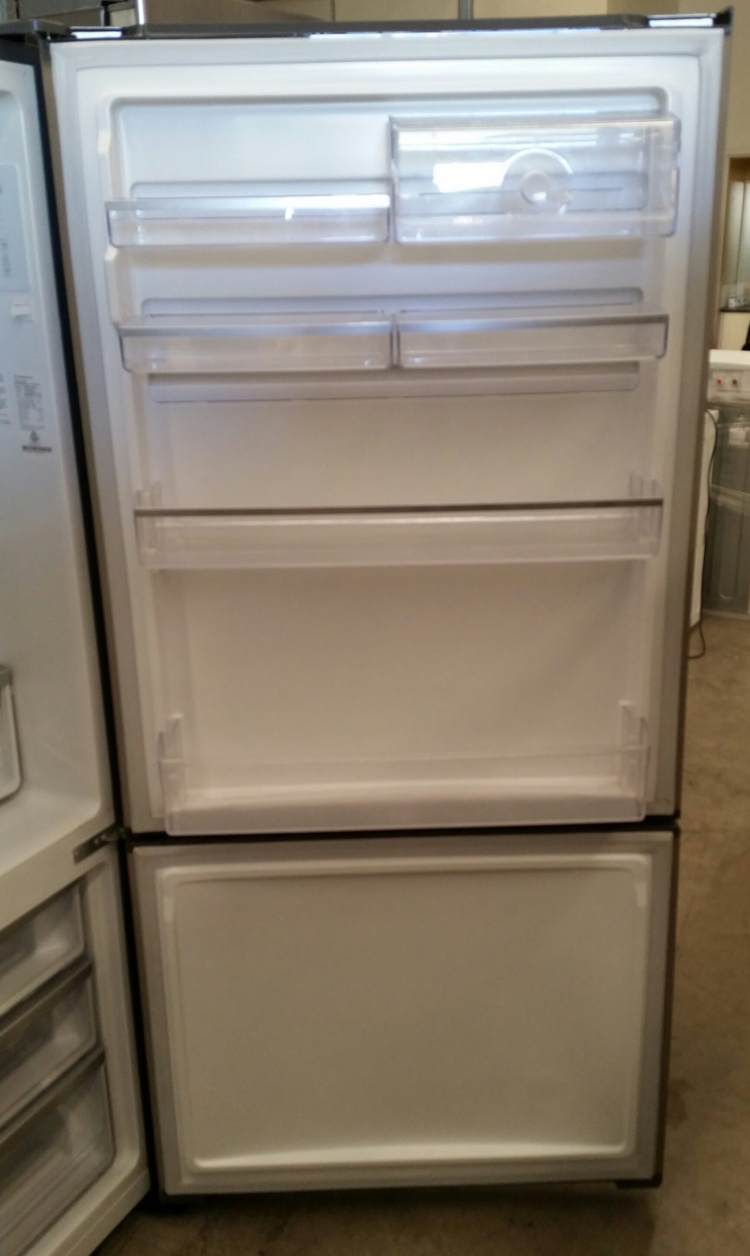 westinghouse fridge 529l